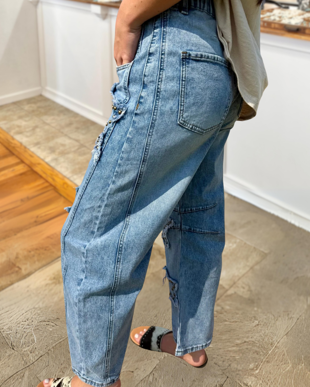 Star Stud Raw-edge Denim Pants