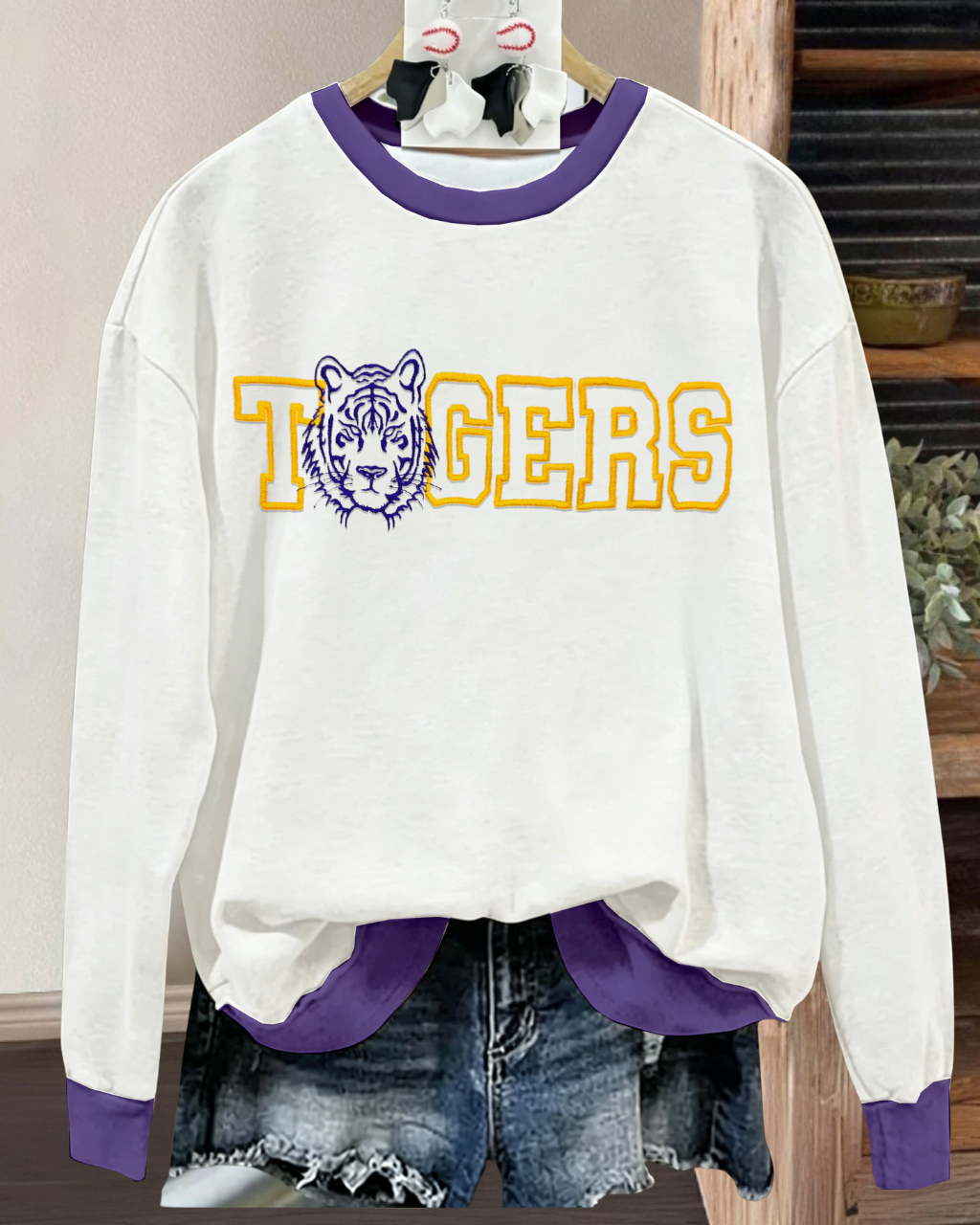 Tiger Embroidery Contrast Trim Sweatshirt