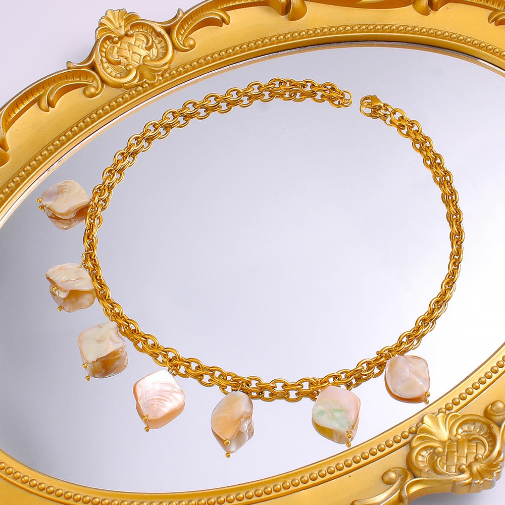 Antique-style Natural Stone Necklace