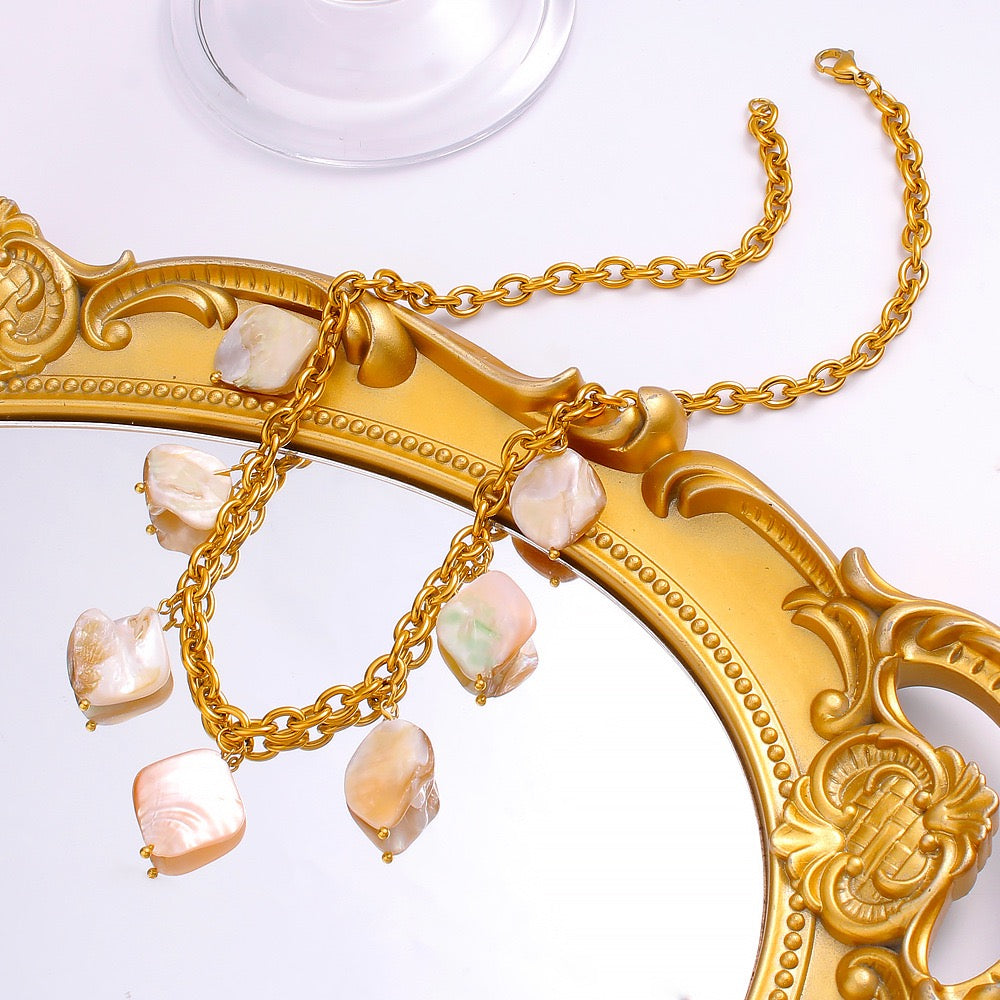 Antique-style Natural Stone Necklace