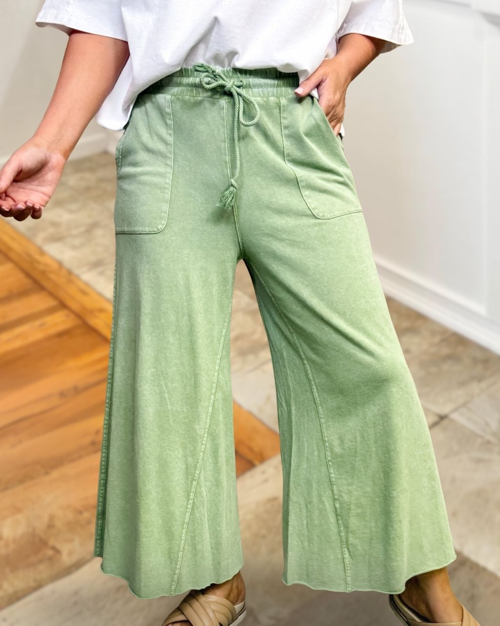 Simple Washed Distressed Pants