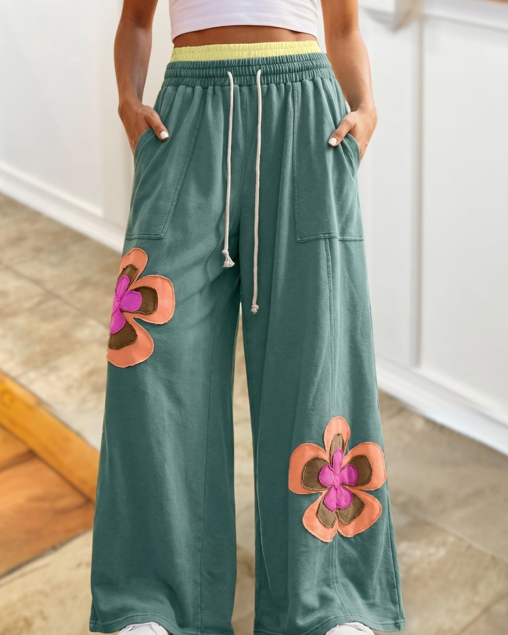 Color-blocked Floral Patch Wide-leg Pants