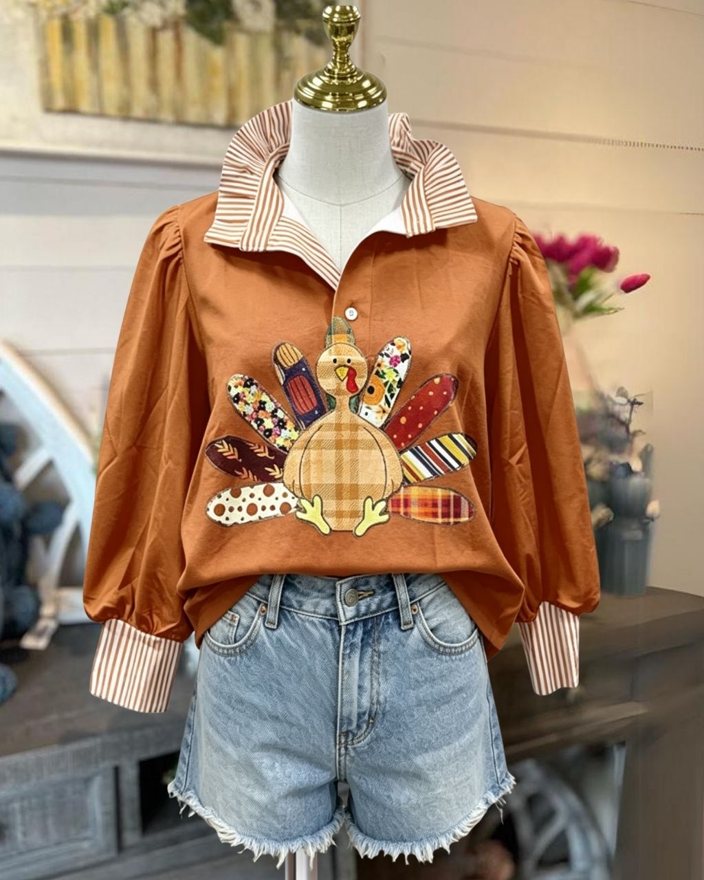Playful Turkey-Embroidered Ruffle-Collar Top