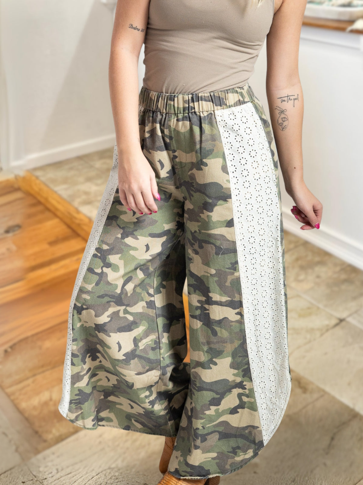 Camouflage Lace Patchwork Tulip Pants