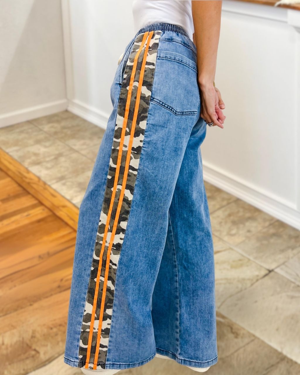 Side Camouflage Stripe Washed Denim Jeans
