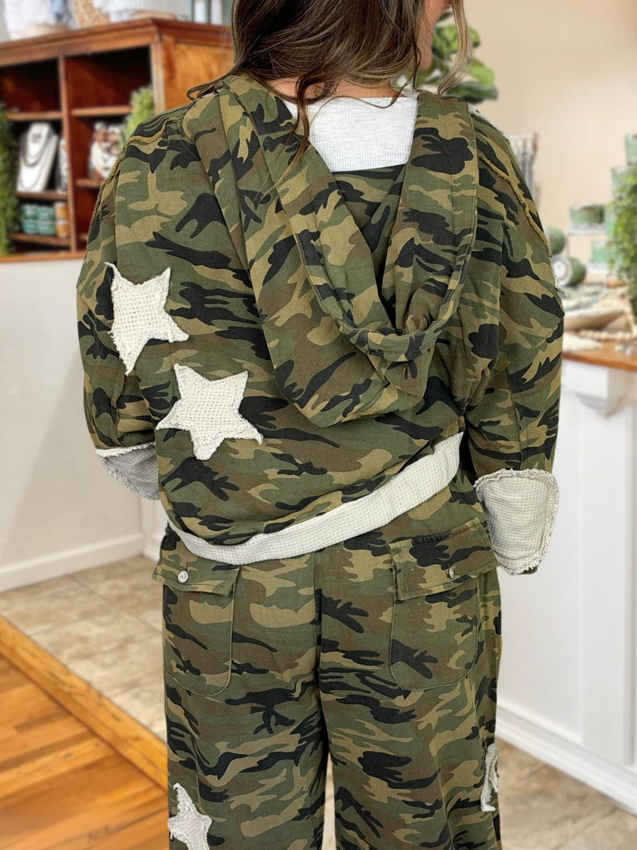 Camouflage Star Appliqué Hooded Jacket