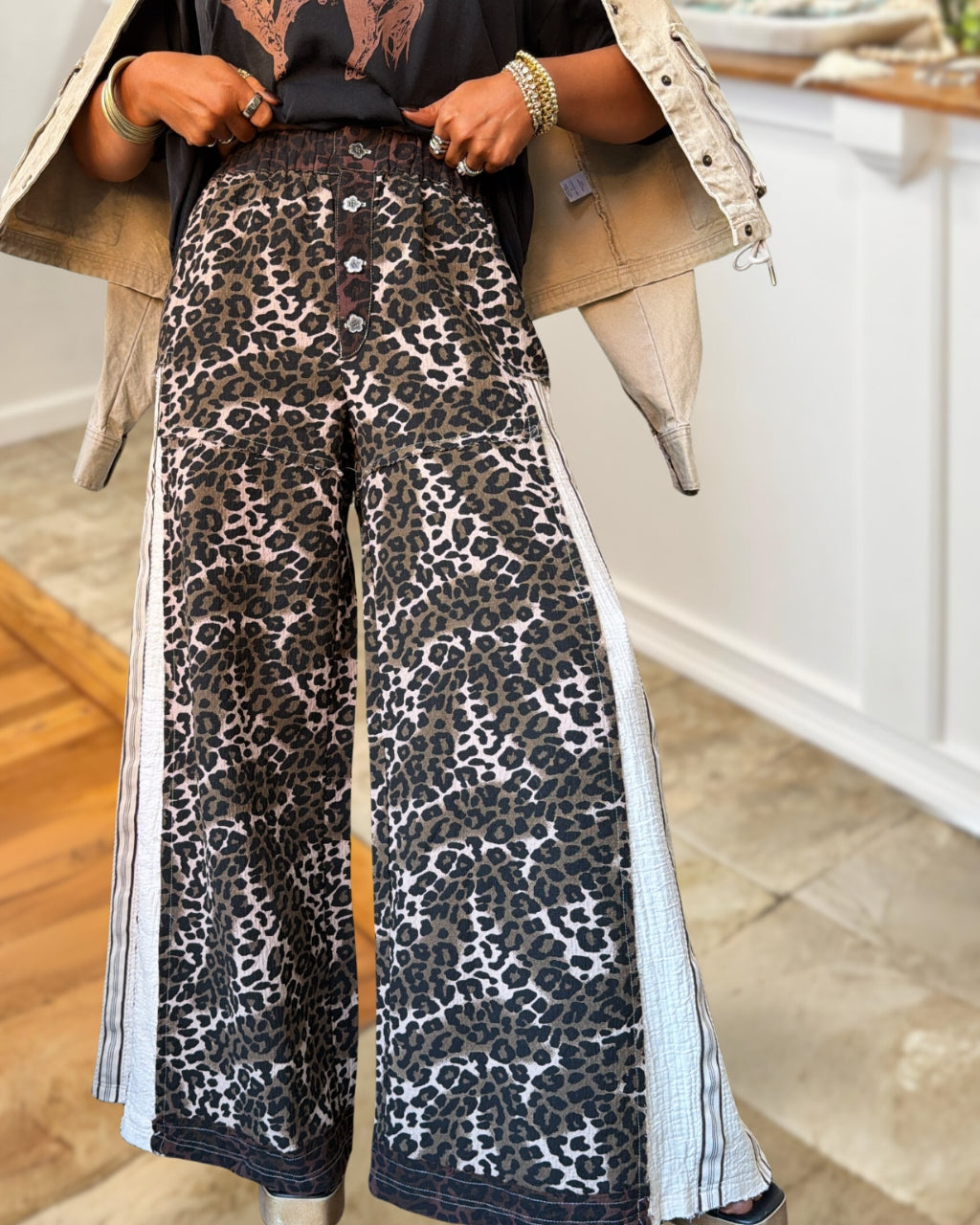 Chic Leopard Wide-leg Pants