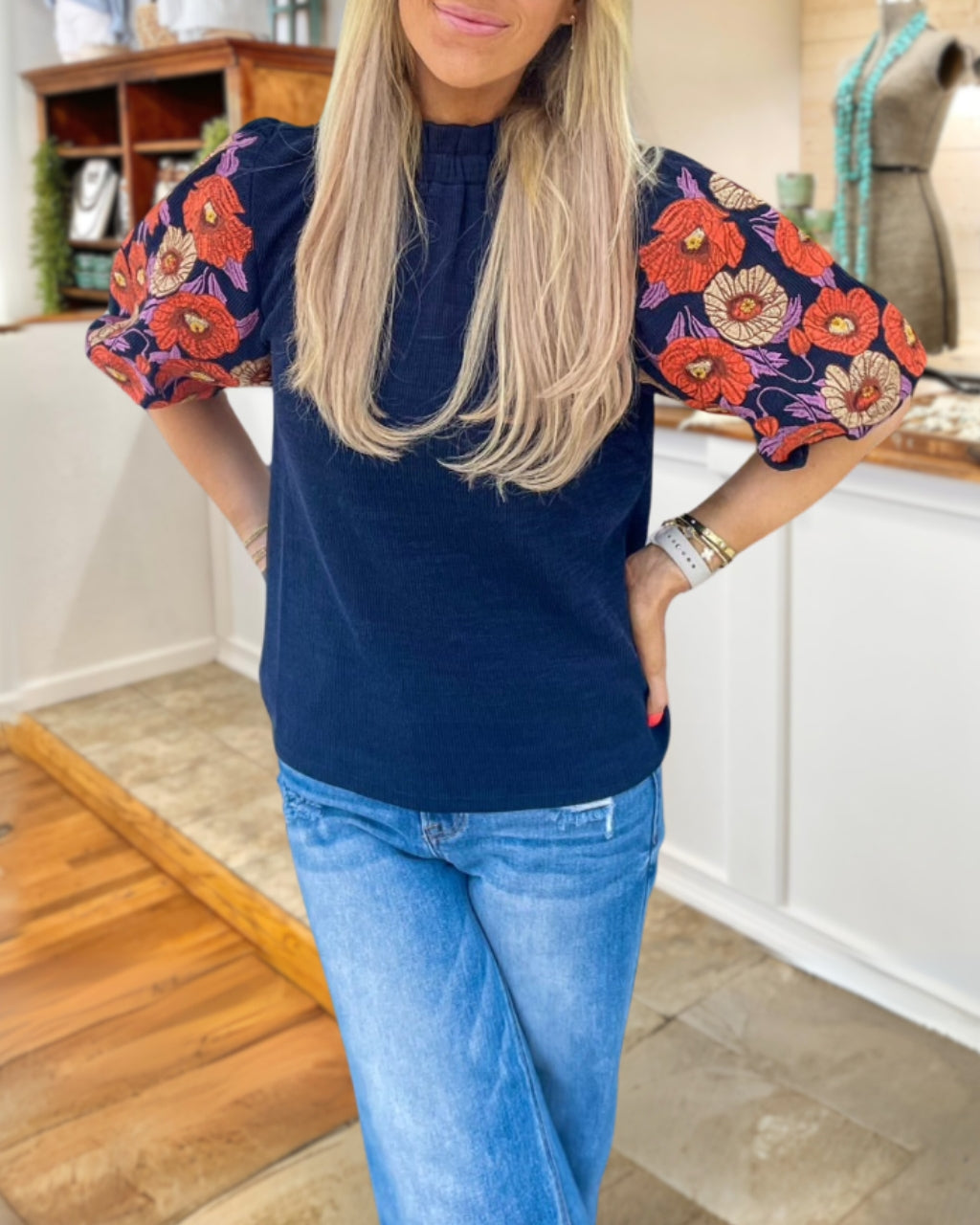 Embroidered Puff Sleeve Top