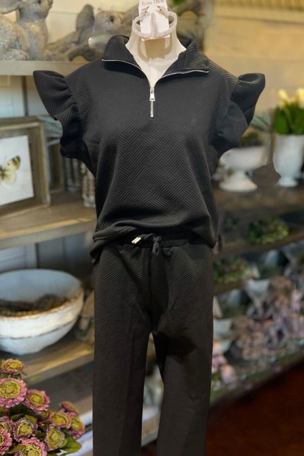 Quilted Ruffle Sleeve Set