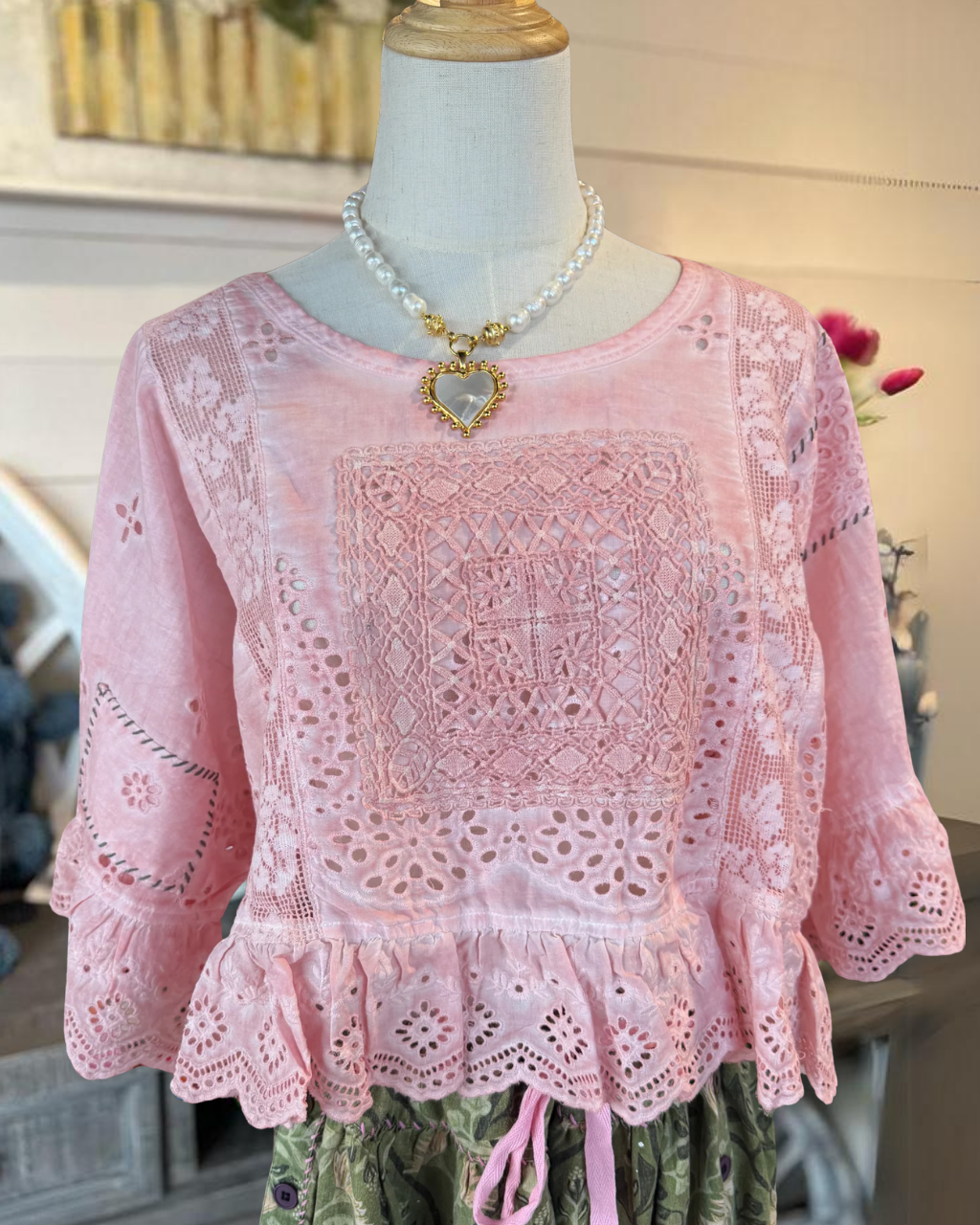 Retro Embroidered Hollow-out Top