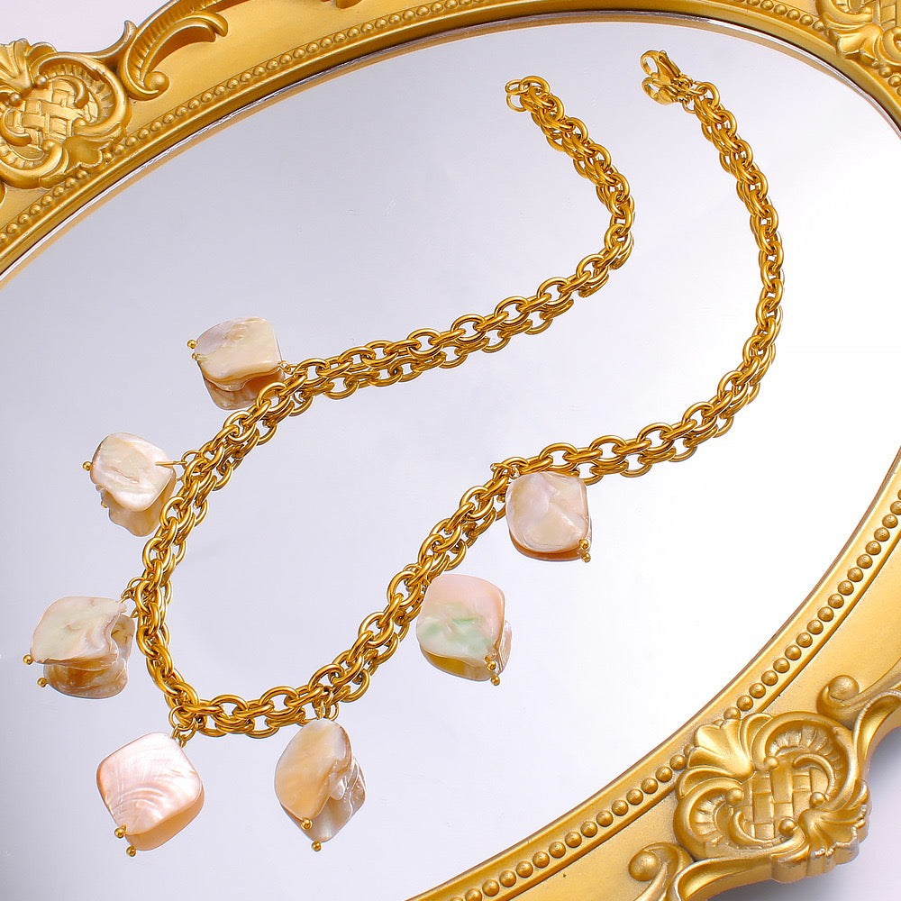 Antique-style Natural Stone Necklace