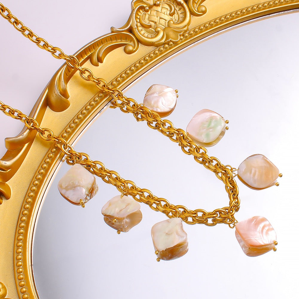 Antique-style Natural Stone Necklace