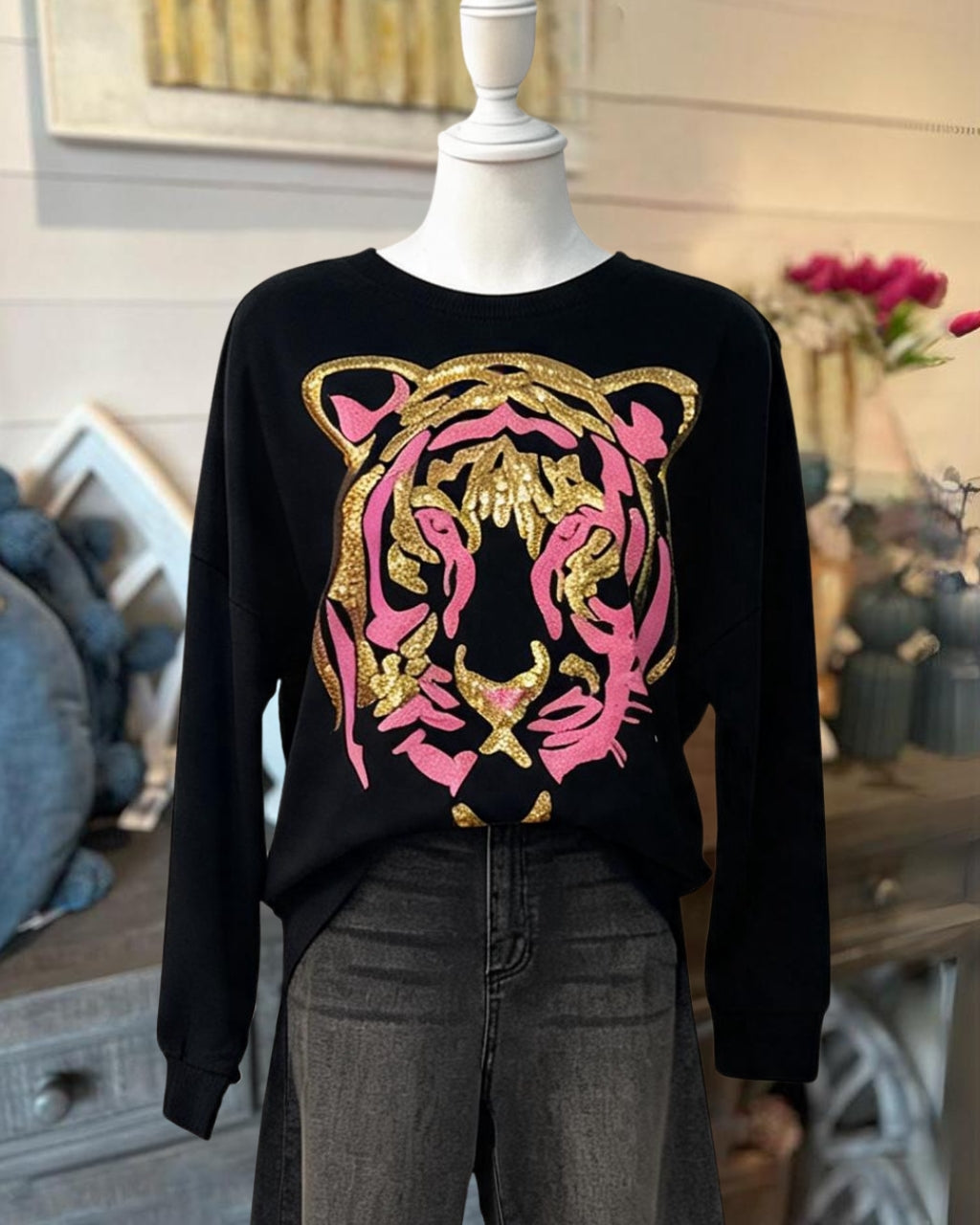 Contrasting Tiger Head Sequined Top