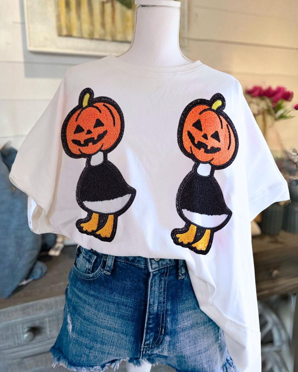 Duck Pumpkin Sequin Embroidered Tee