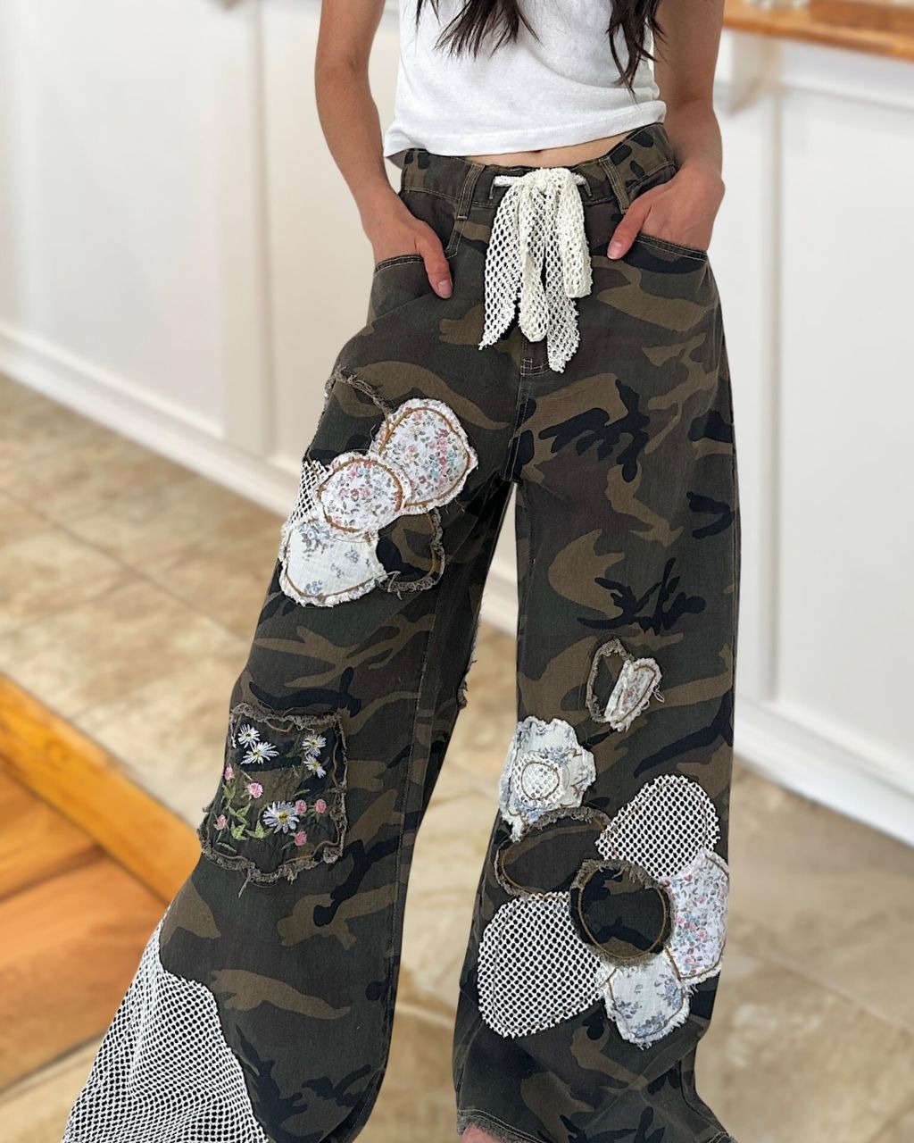 Camouflage Floral Patch Wide-leg Pants