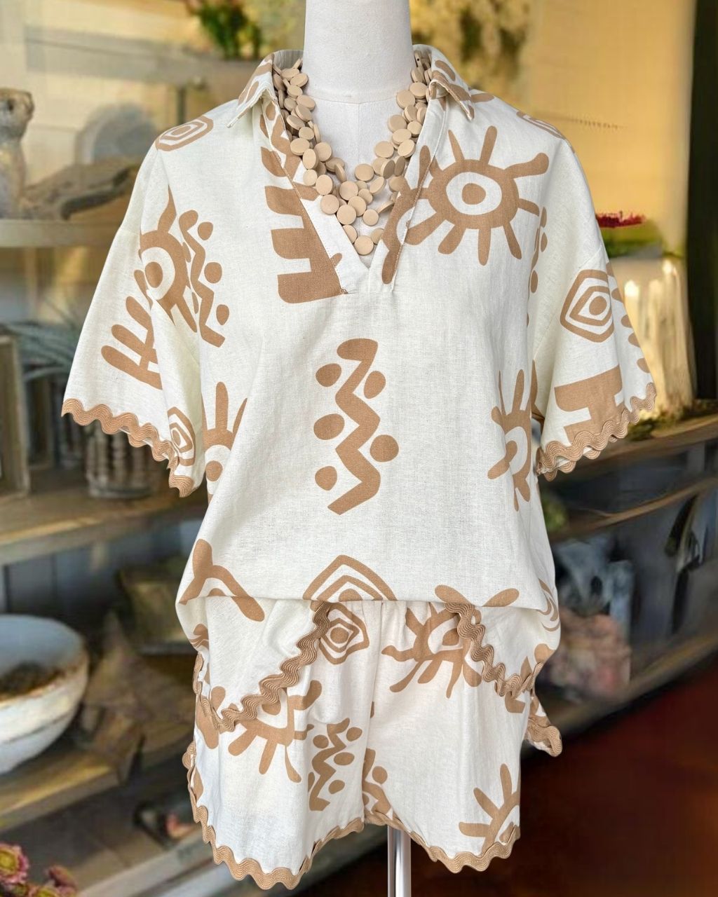 Sun Totem Wavy-edged Shorts Set