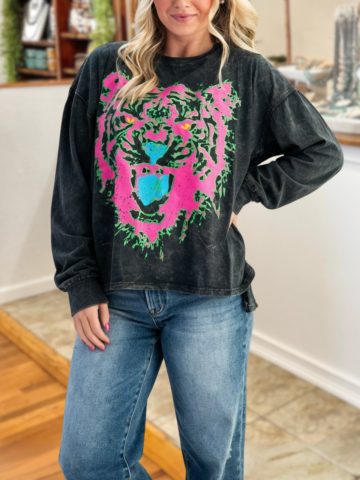 Colorful Tiger Head Washed Distressed Pullover