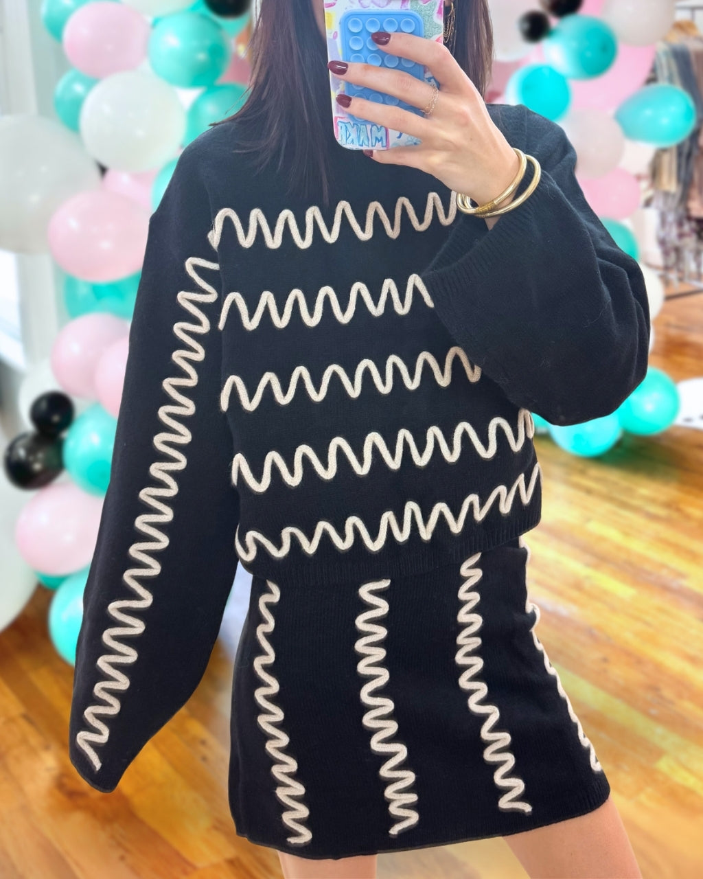 Embroidered Wave Pattern Set