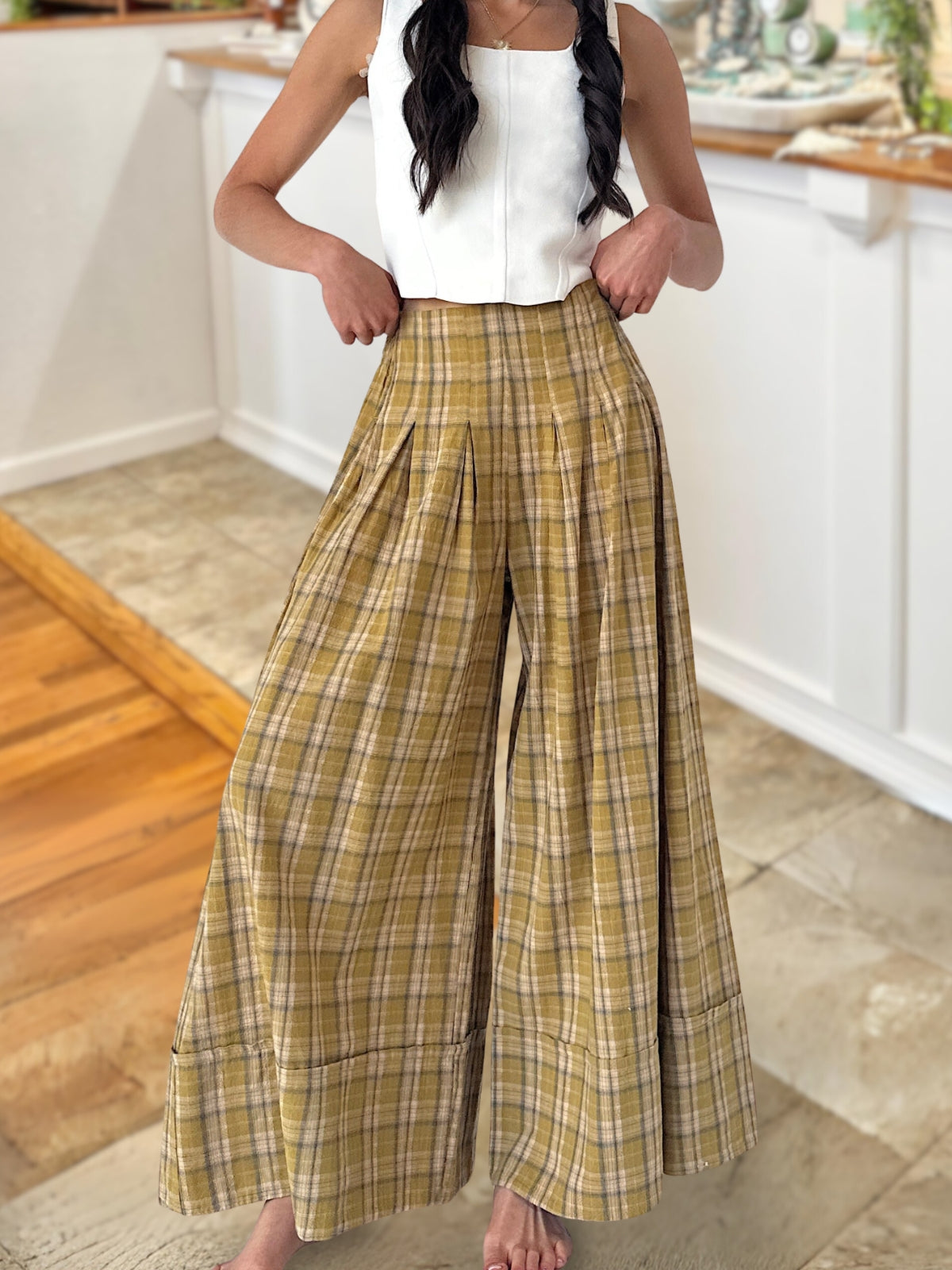 Stylish Pleated Plaid Wide-Leg Pants