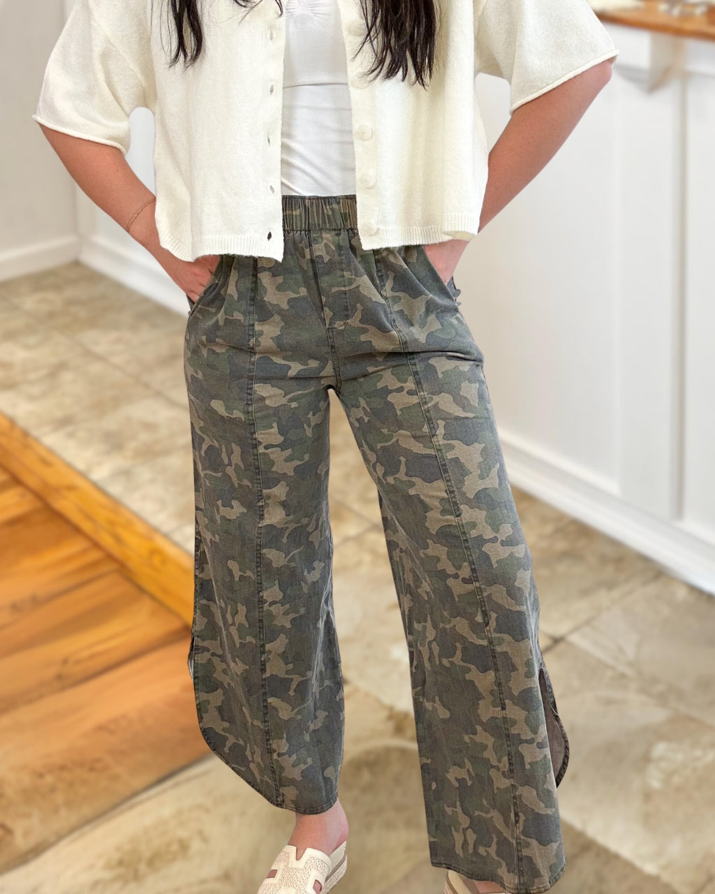 Stylish Slit Hem Camouflage Pants
