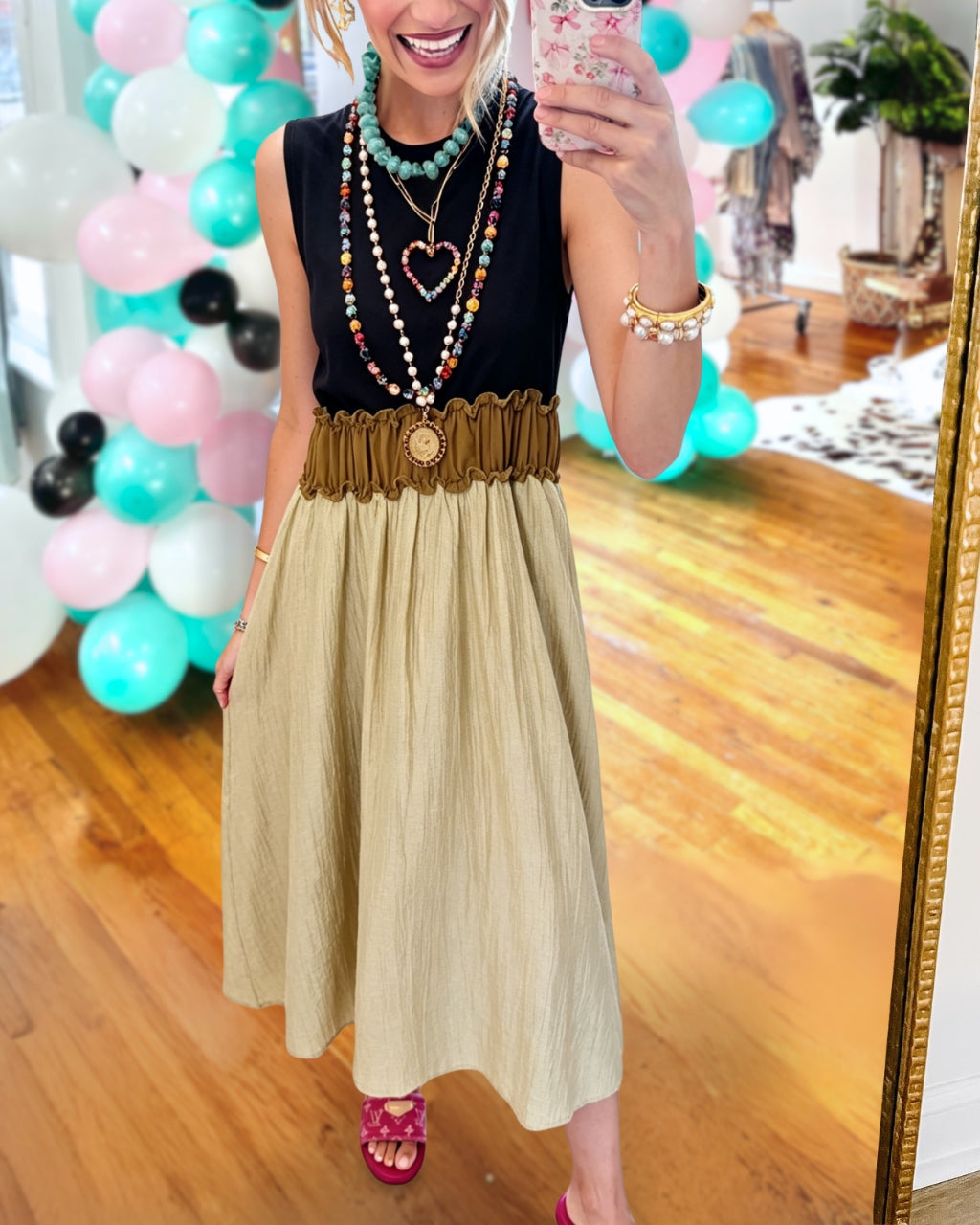 Color-blocked Pleated Sleeveless Dress