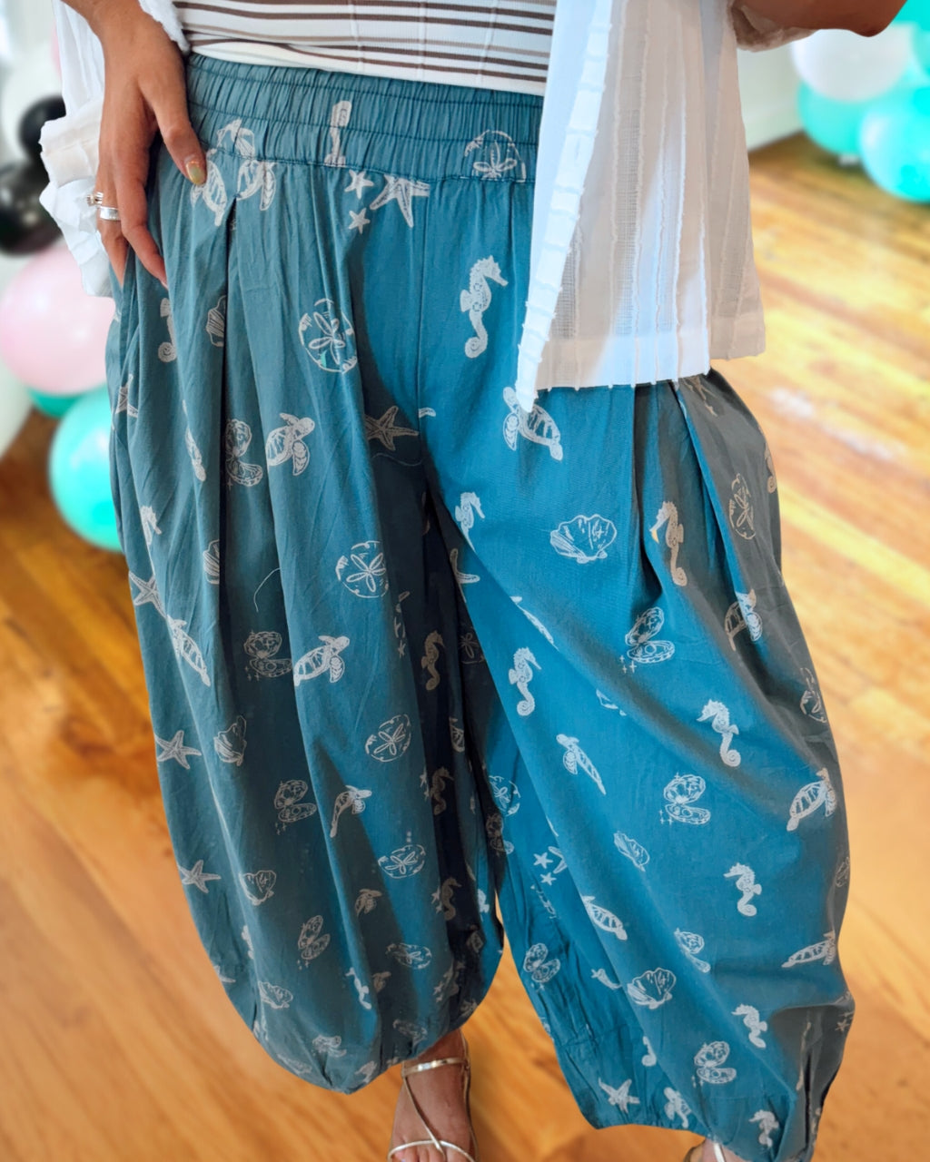 Loose-Fit Ocean-Themed Print Pants