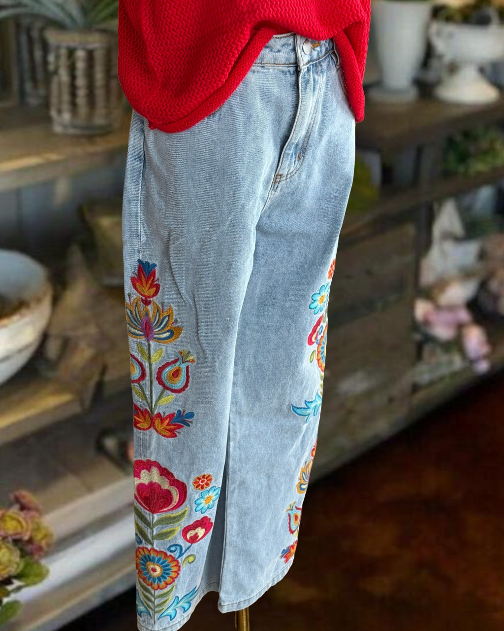 Side Floral Embroidered Jeans