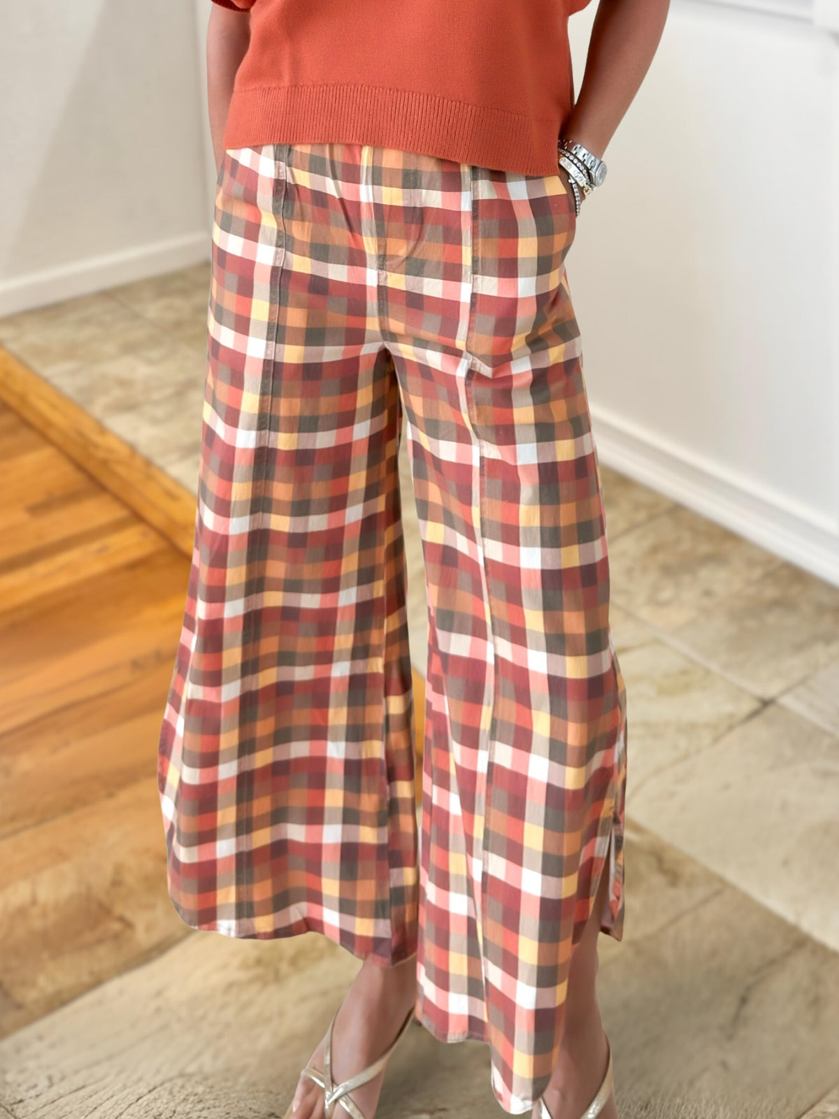 Tulip-Patterned Plaid Pants