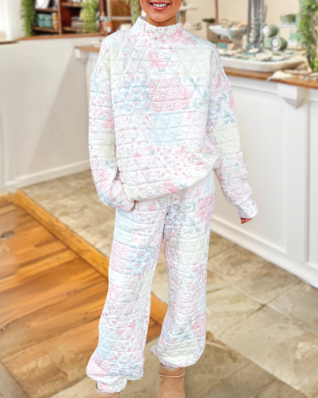 Floral-patterned Diamond-shaped Quilted Set