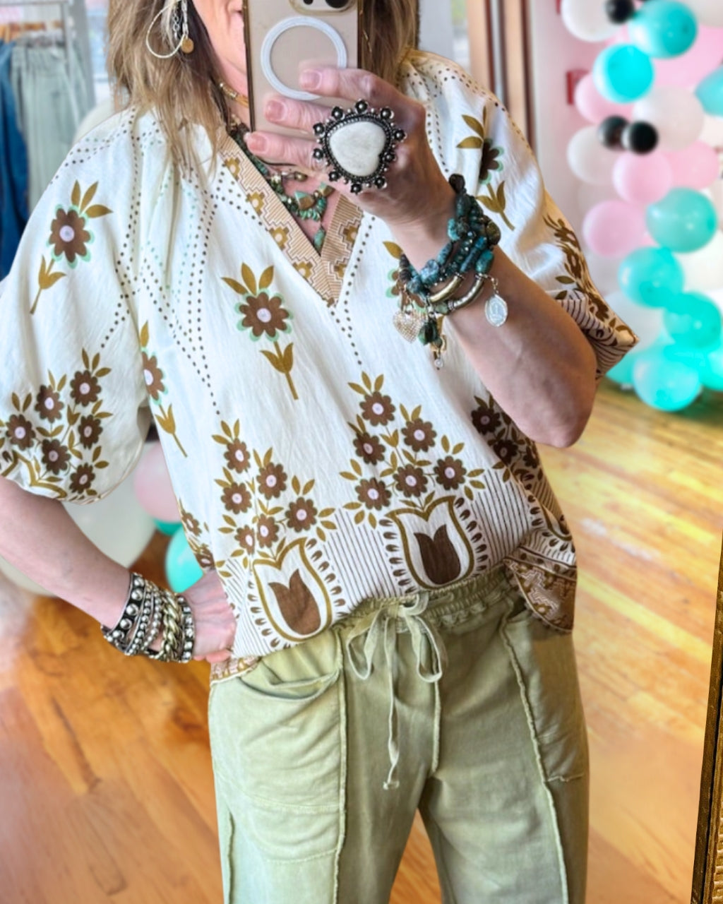 Retro Floral Print V-neck Top