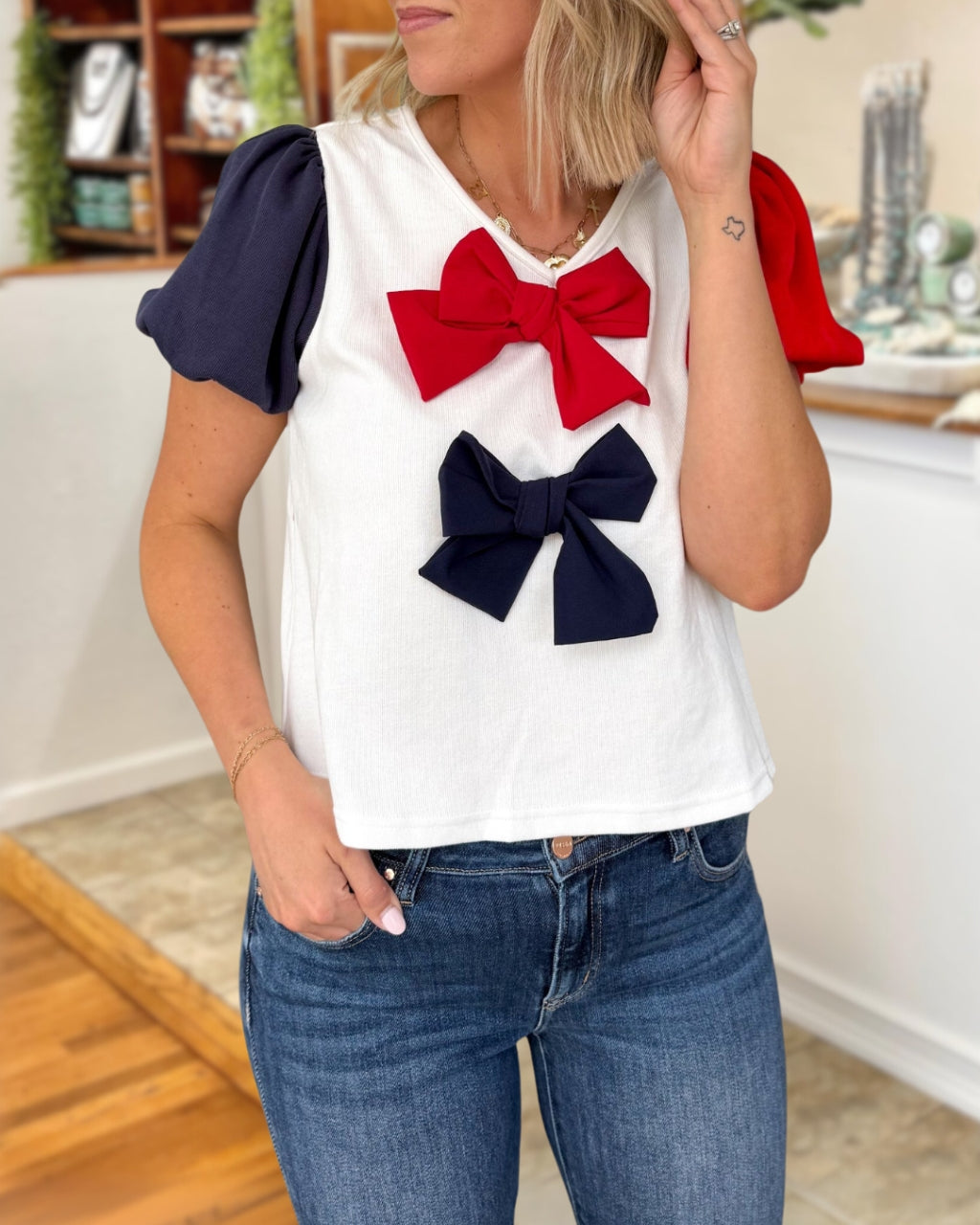 USA Bow V-neck Top