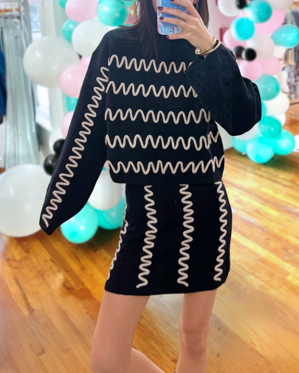 Embroidered Wave Pattern Set
