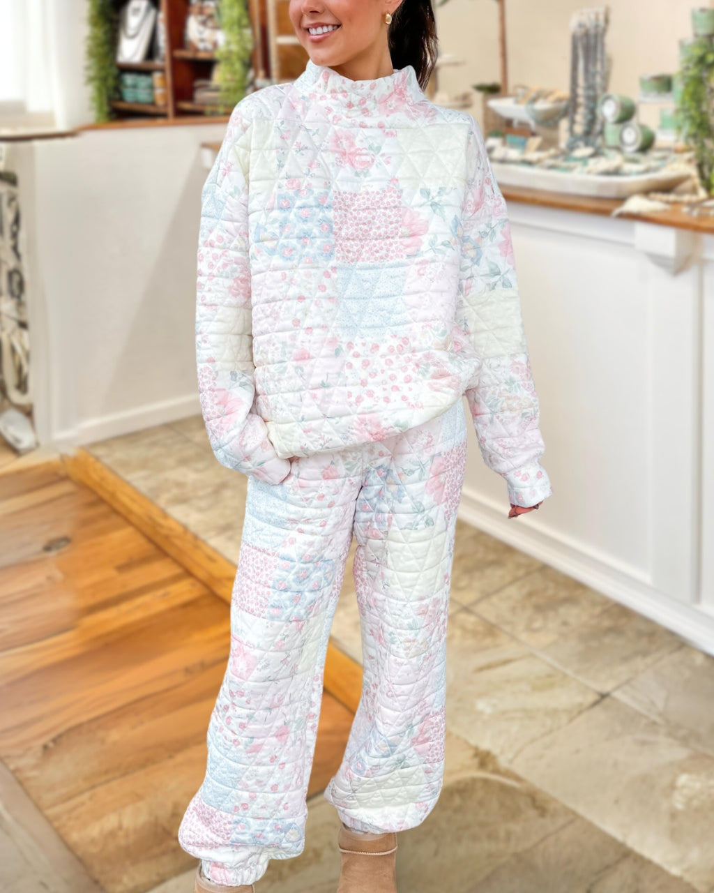 Floral-patterned Diamond-shaped Quilted Set