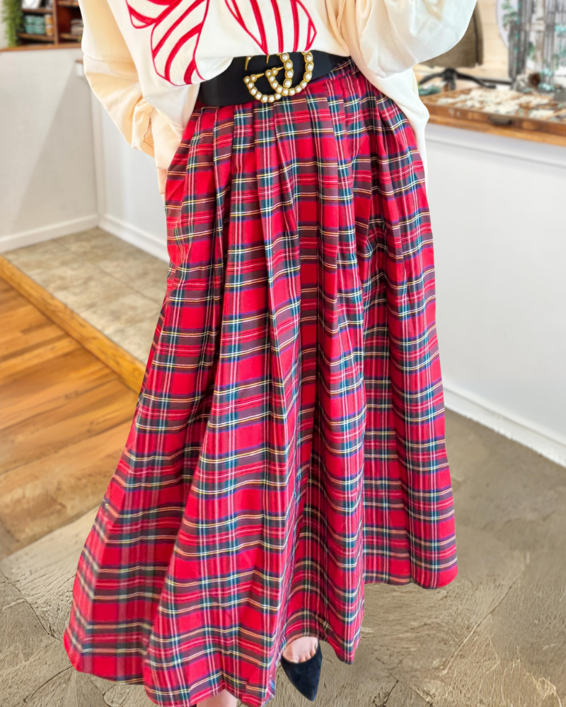 Chic Tartan Pleated Maxi Dress
