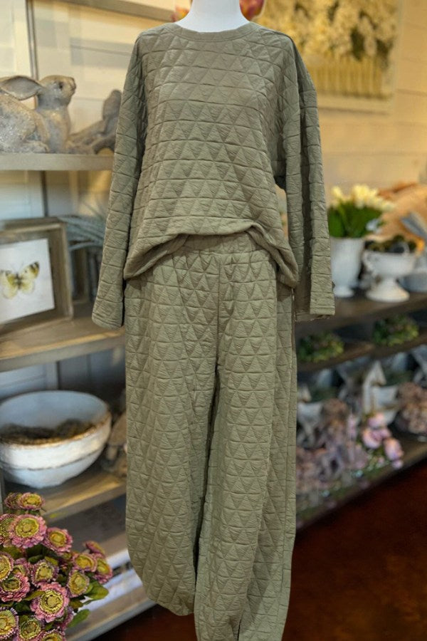 Quilted Lounge Jogger Travel Set